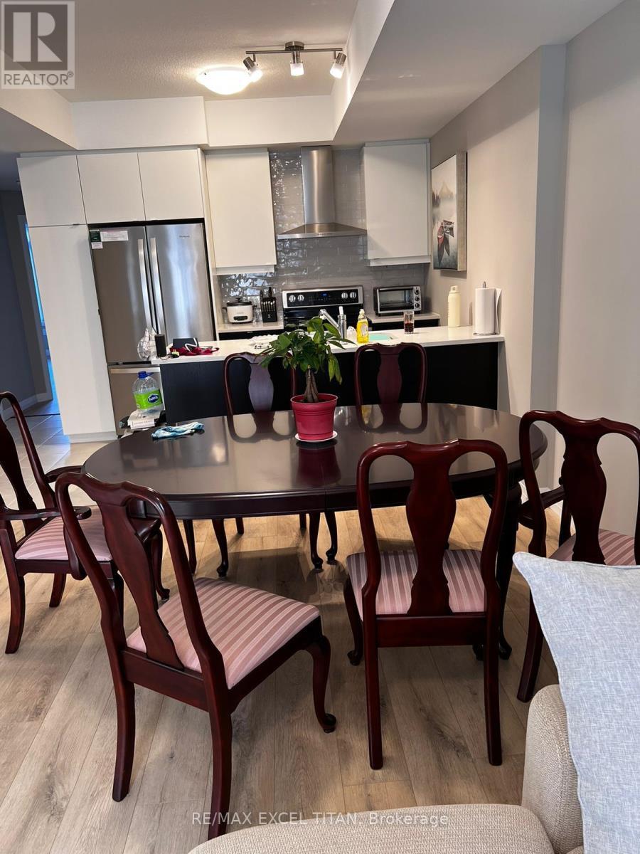 74 Thatcher Drive, Guelph, ON - Indoor Photo Showing Dining Room