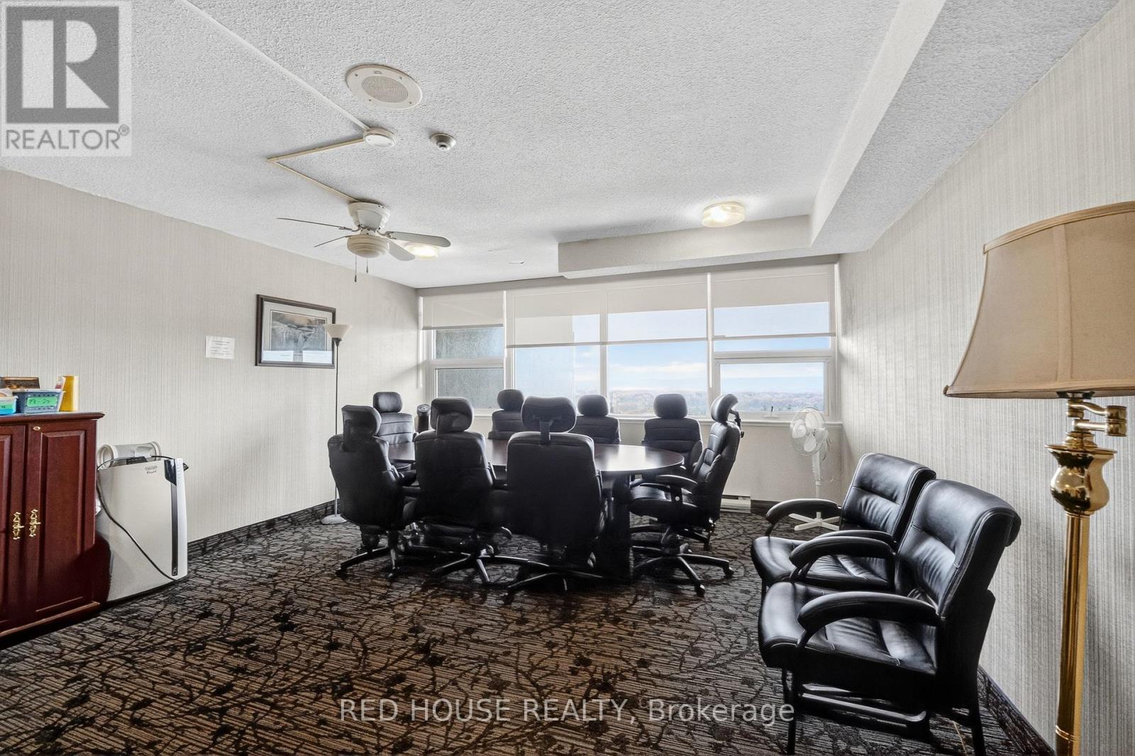 1404 - 75 Queen Street N, Hamilton, ON - Indoor