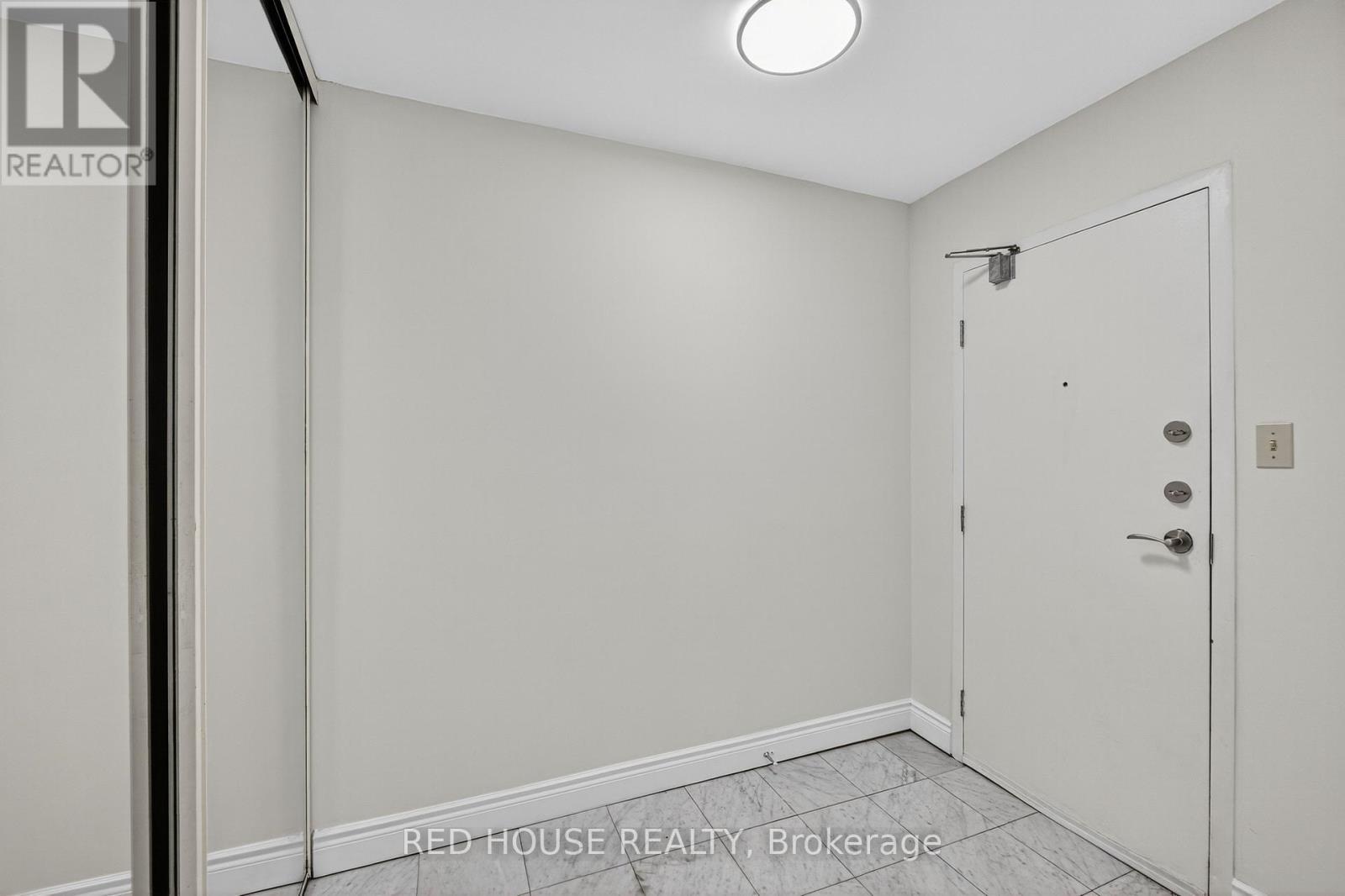 1404 - 75 Queen Street N, Hamilton, ON - Indoor Photo Showing Other Room