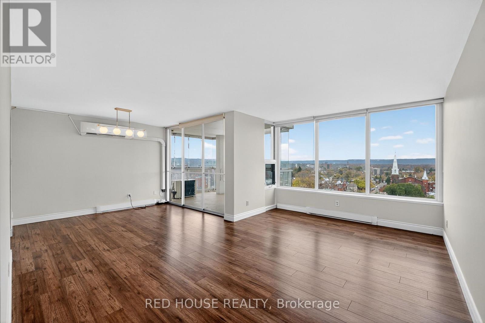 1404 - 75 Queen Street N, Hamilton, ON - Indoor