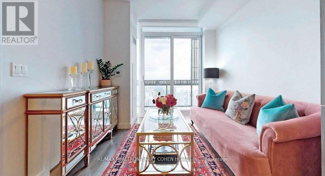 3909 - 8 Eglinton Avenue E, Toronto, ON - Indoor Photo Showing Living Room