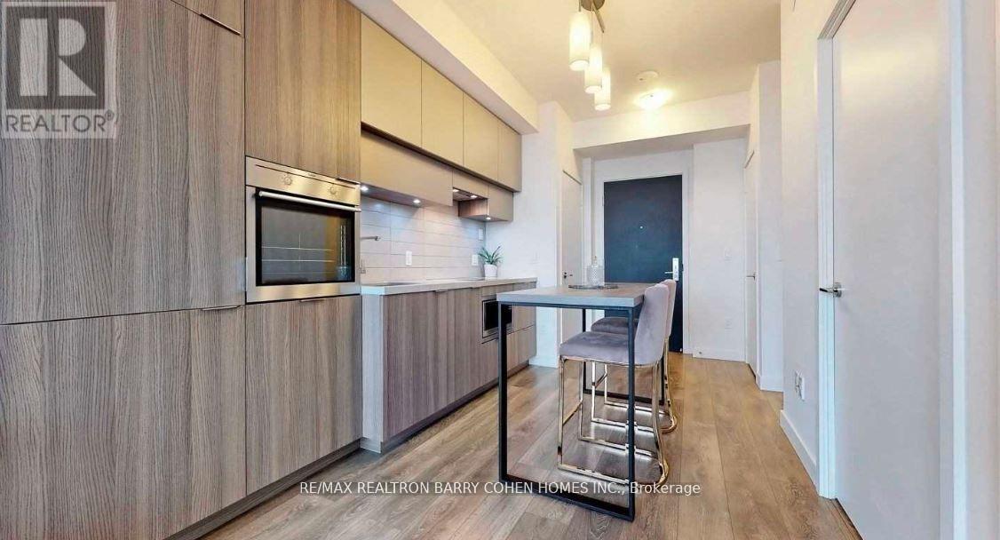 3909 - 8 Eglinton Avenue E, Toronto, ON - Indoor Photo Showing Kitchen