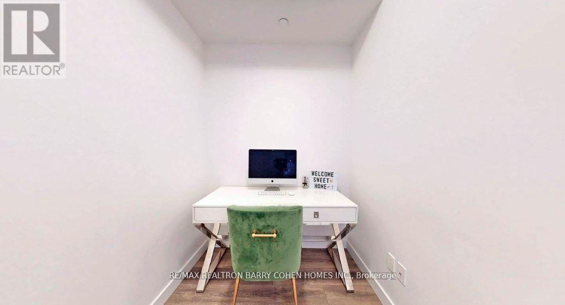 3909 - 8 Eglinton Avenue E, Toronto, ON - Indoor Photo Showing Office