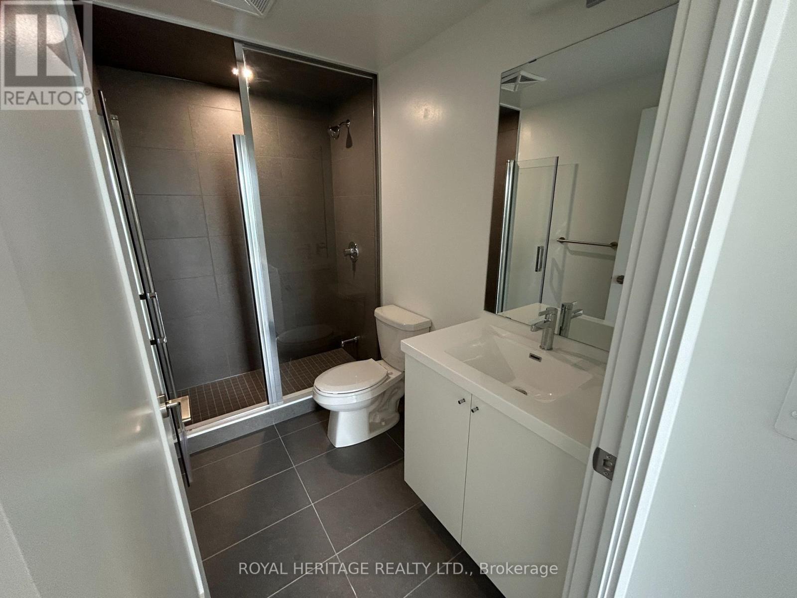 535 - 2545 Simcoe Street N, Oshawa, ON - Indoor Photo Showing Bathroom