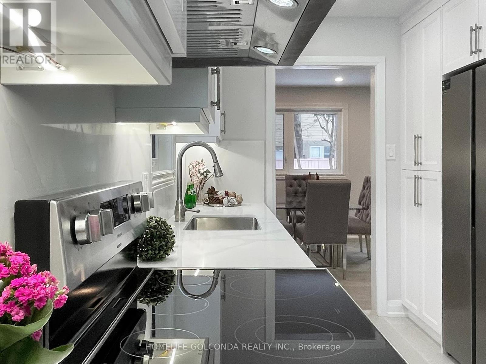 14 Brigadoon Crescent, Toronto, ON - Indoor Photo Showing Kitchen