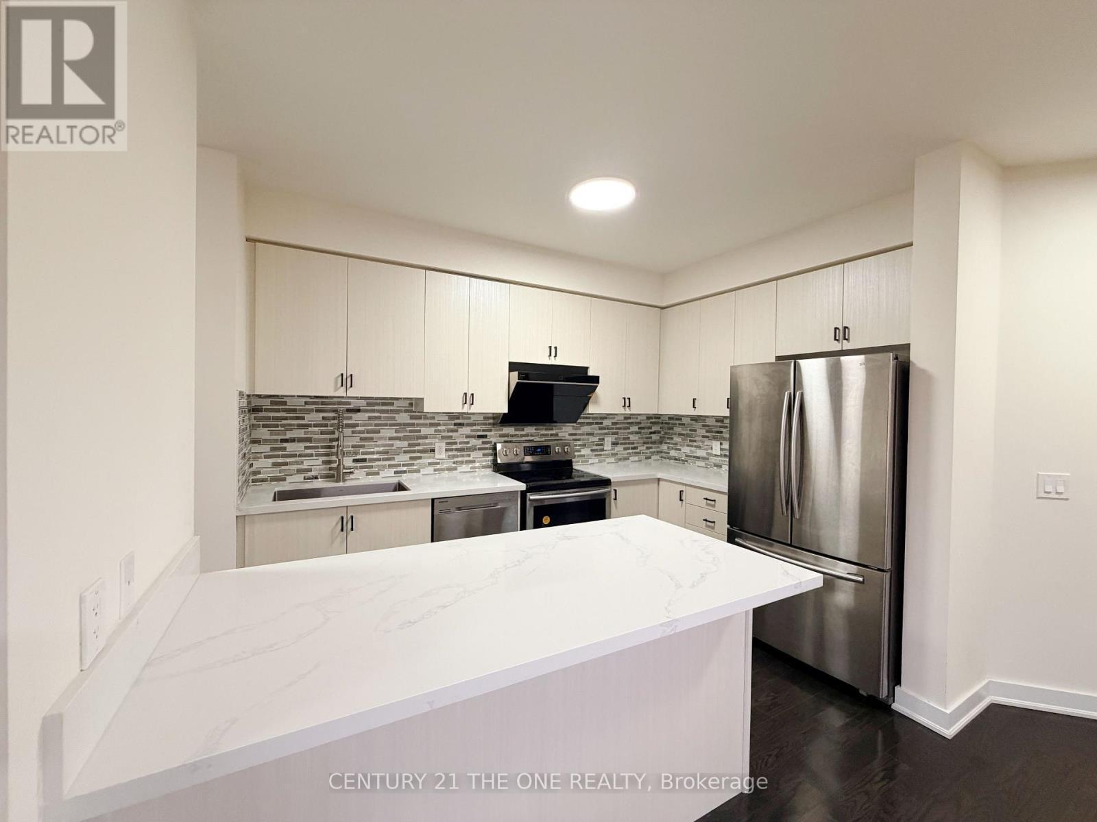 8 Anchusa Drive, Richmond Hill, ON - Indoor Photo Showing Kitchen With Stainless Steel Kitchen