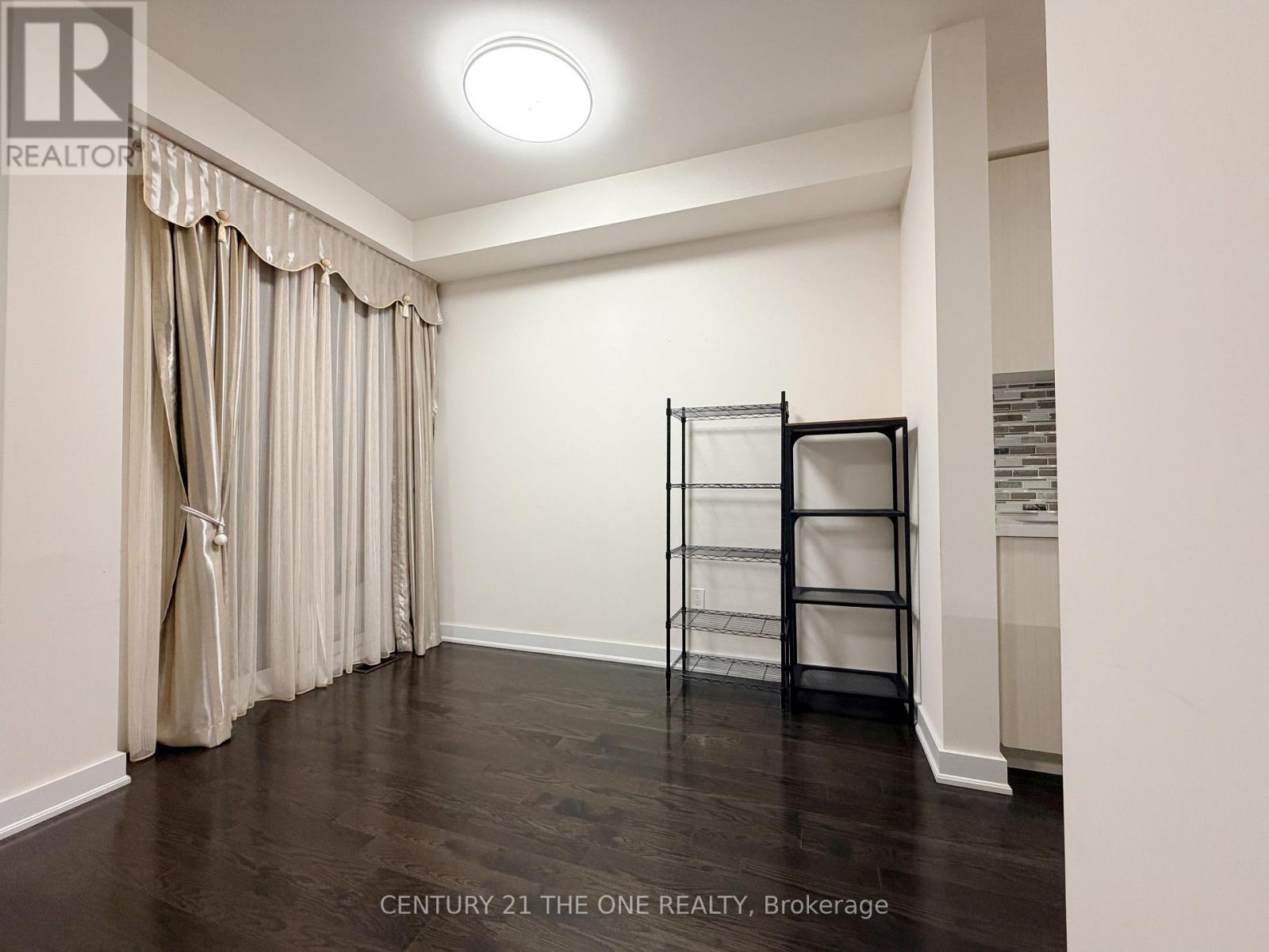 8 Anchusa Drive, Richmond Hill, ON - Indoor Photo Showing Other Room