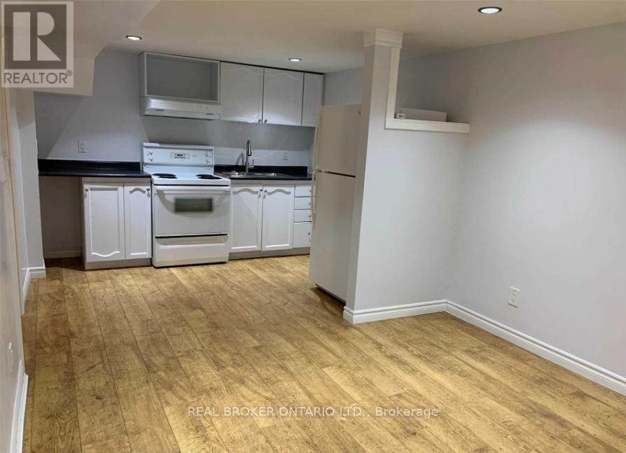 Bsmnt - 57 Adelaide Street N, Barrie, ON - Indoor Photo Showing Kitchen