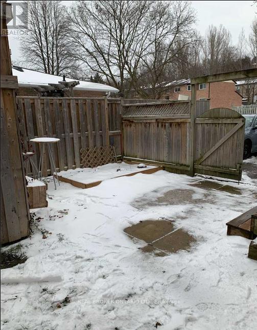 Bsmnt - 57 Adelaide Street N, Barrie, ON - Outdoor