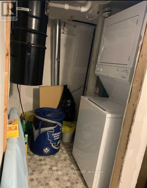 Bsmnt - 57 Adelaide Street N, Barrie, ON - Indoor Photo Showing Laundry Room