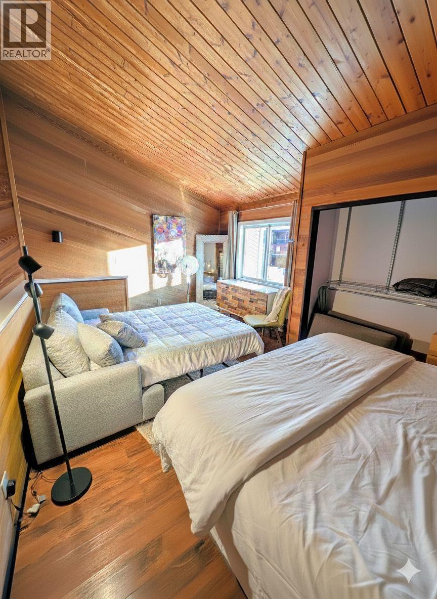 138 Clearview Road, Penticton, BC - Indoor Photo Showing Bedroom