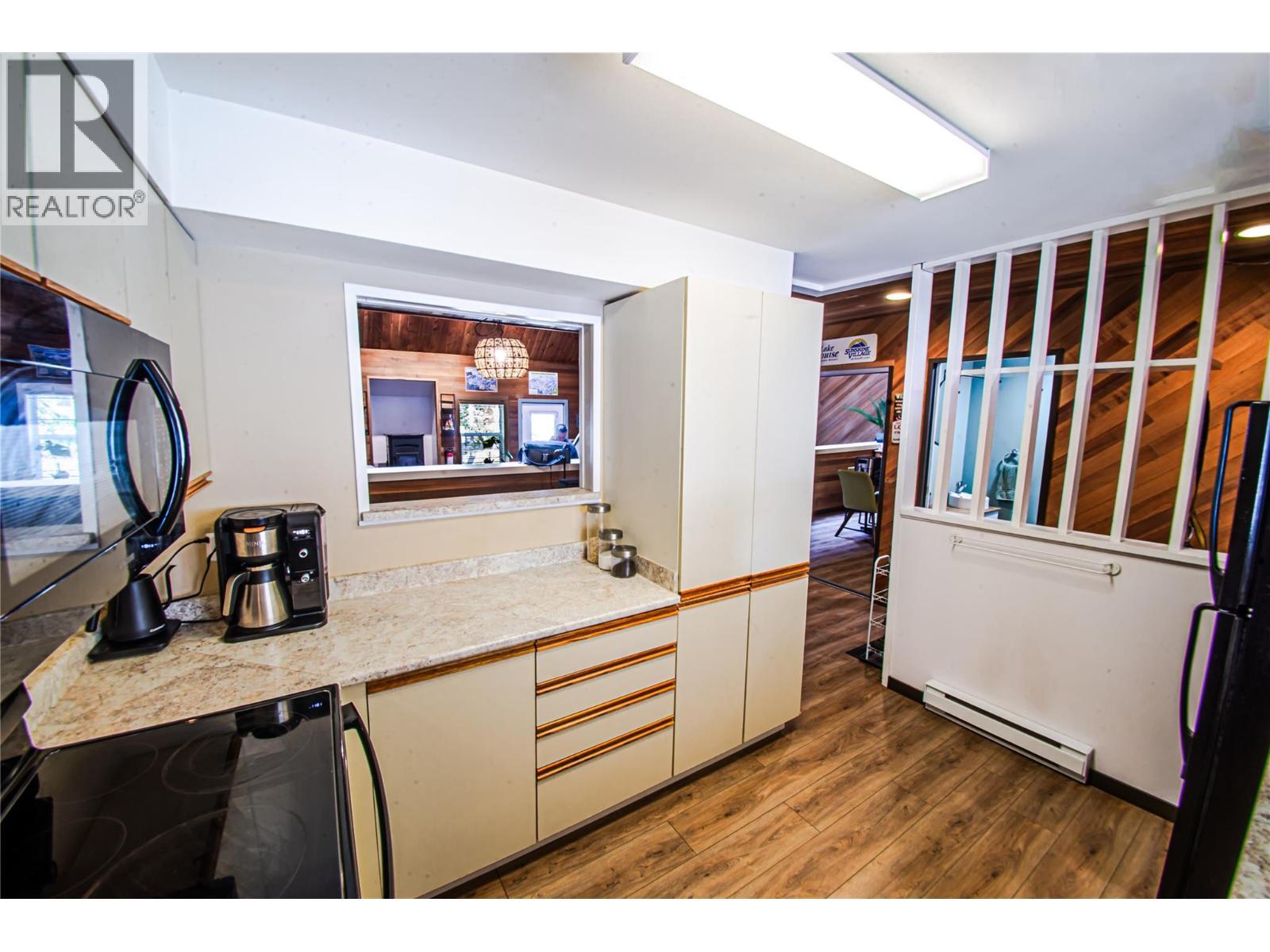 138 Clearview Road, Penticton, BC - Indoor Photo Showing Kitchen
