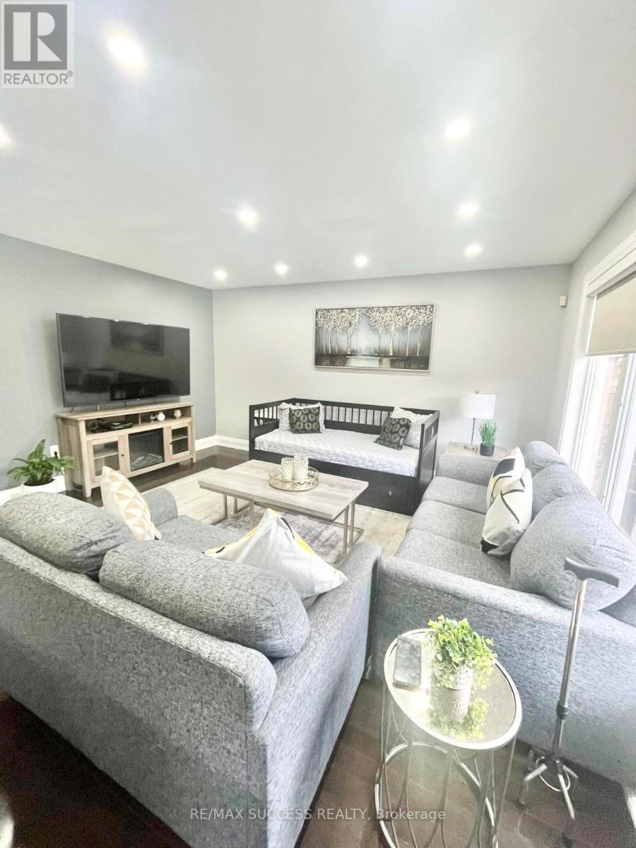 48 Mccandless Court, Milton, ON - Indoor