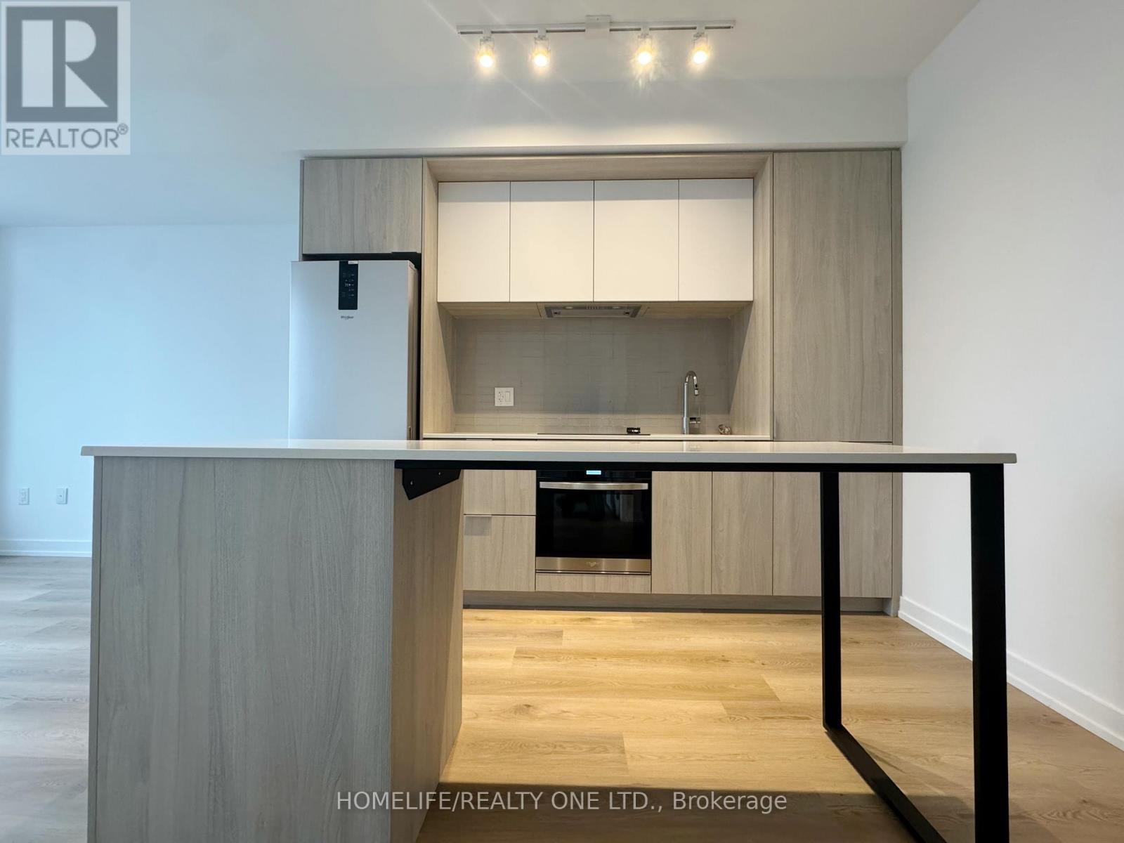 3302 - 395 Square One Drive, Mississauga, ON - Indoor