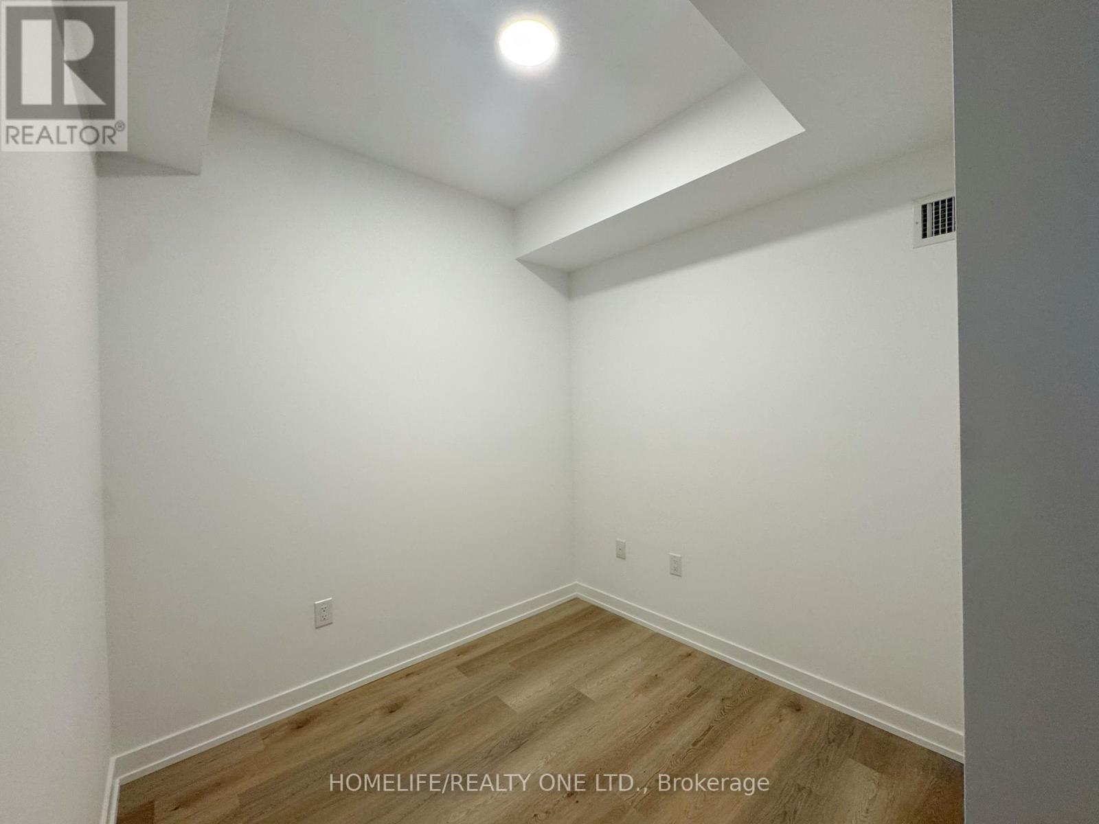 3302 - 395 Square One Drive, Mississauga, ON - Indoor Photo Showing Other Room