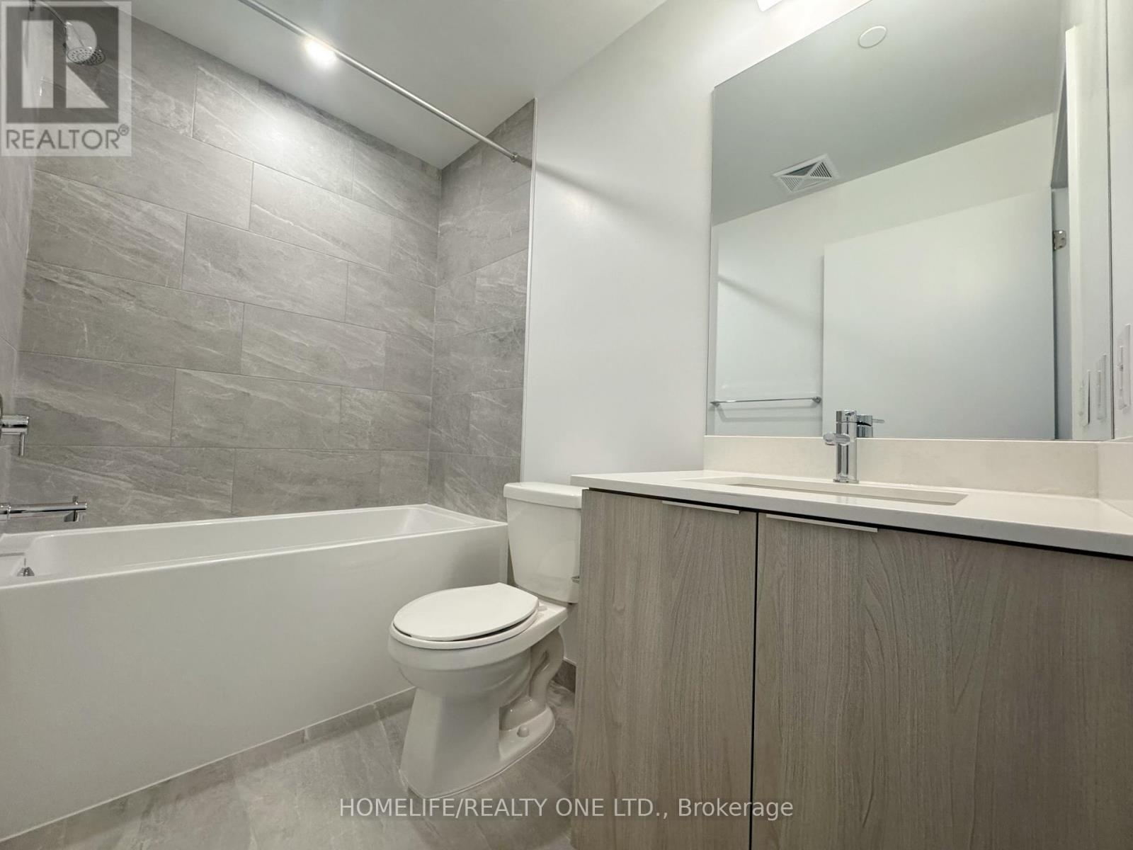 3302 - 395 Square One Drive, Mississauga, ON - Indoor Photo Showing Bathroom