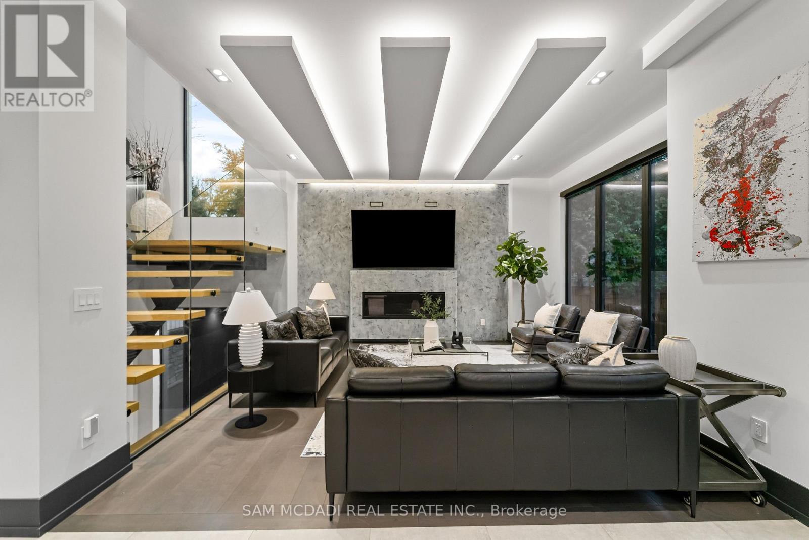 417 Union Street, Oakville, ON - Indoor With Fireplace