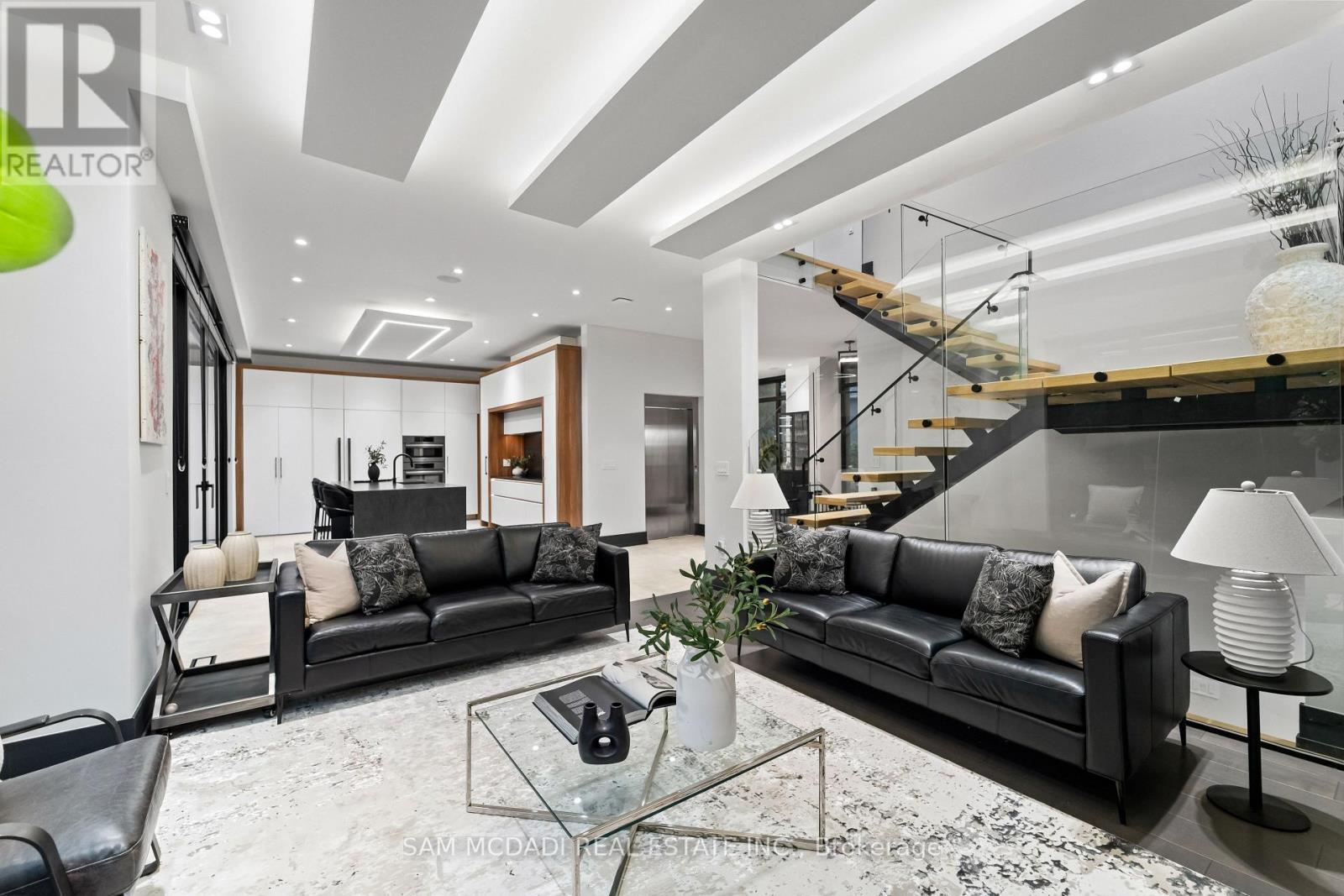 417 Union Street, Oakville, ON - Indoor Photo Showing Living Room