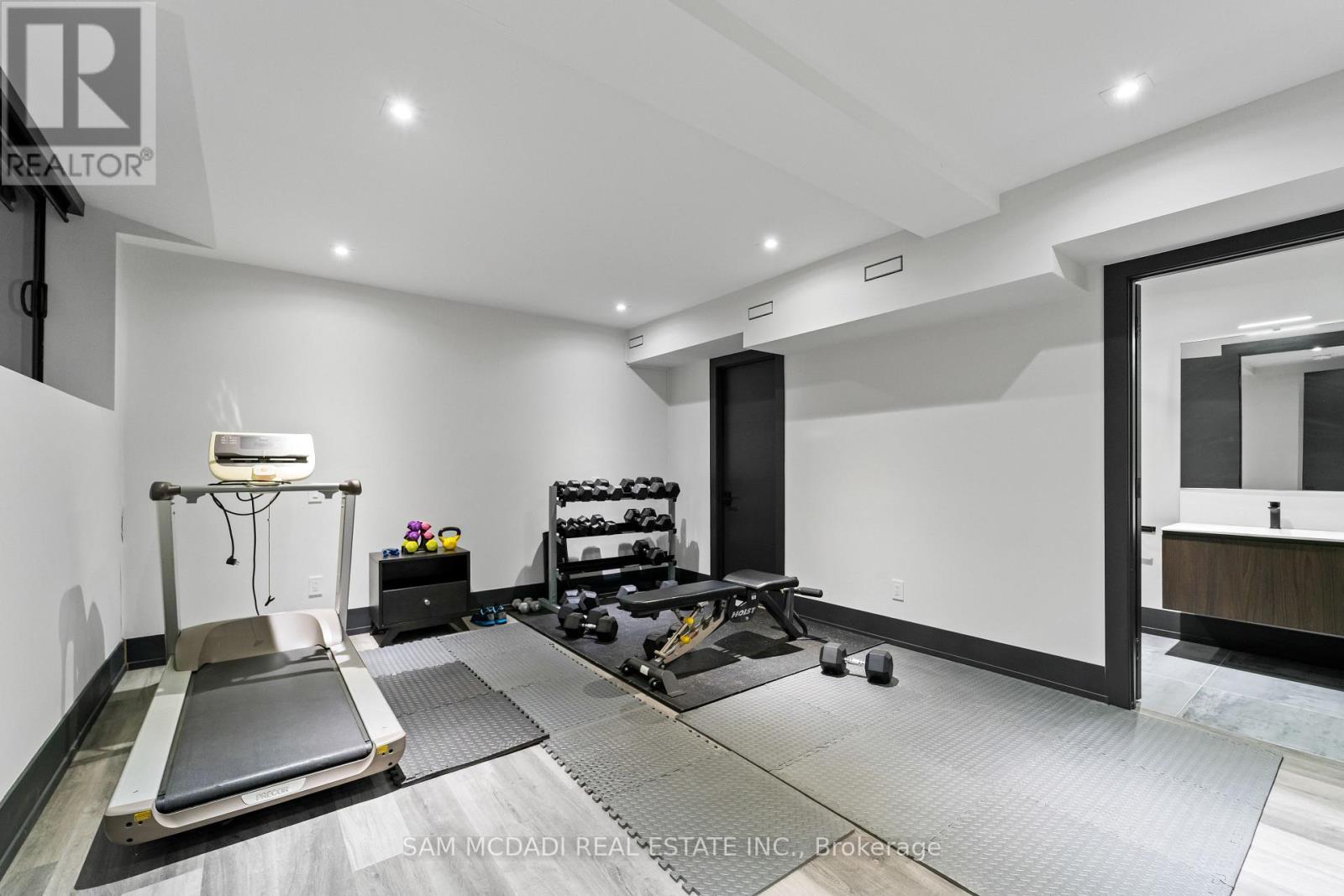 417 Union Street, Oakville, ON - Indoor Photo Showing Gym Room