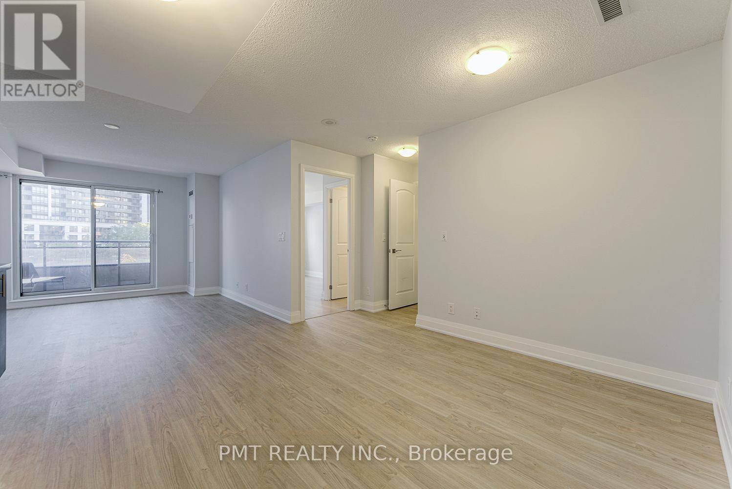 319 - 1 De Boers Drive, Toronto, ON - Indoor Photo Showing Other Room