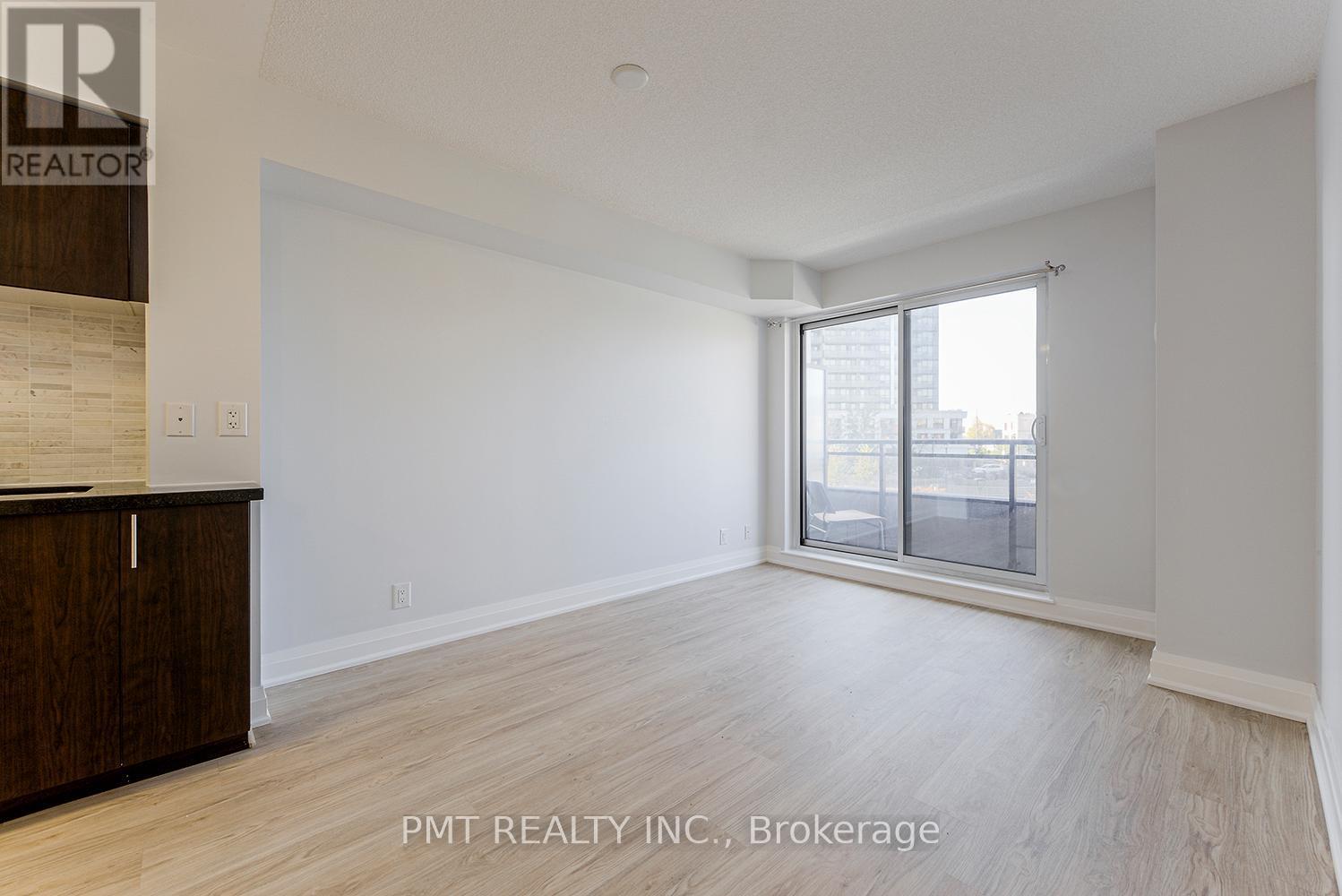 319 - 1 De Boers Drive, Toronto, ON - Indoor Photo Showing Other Room