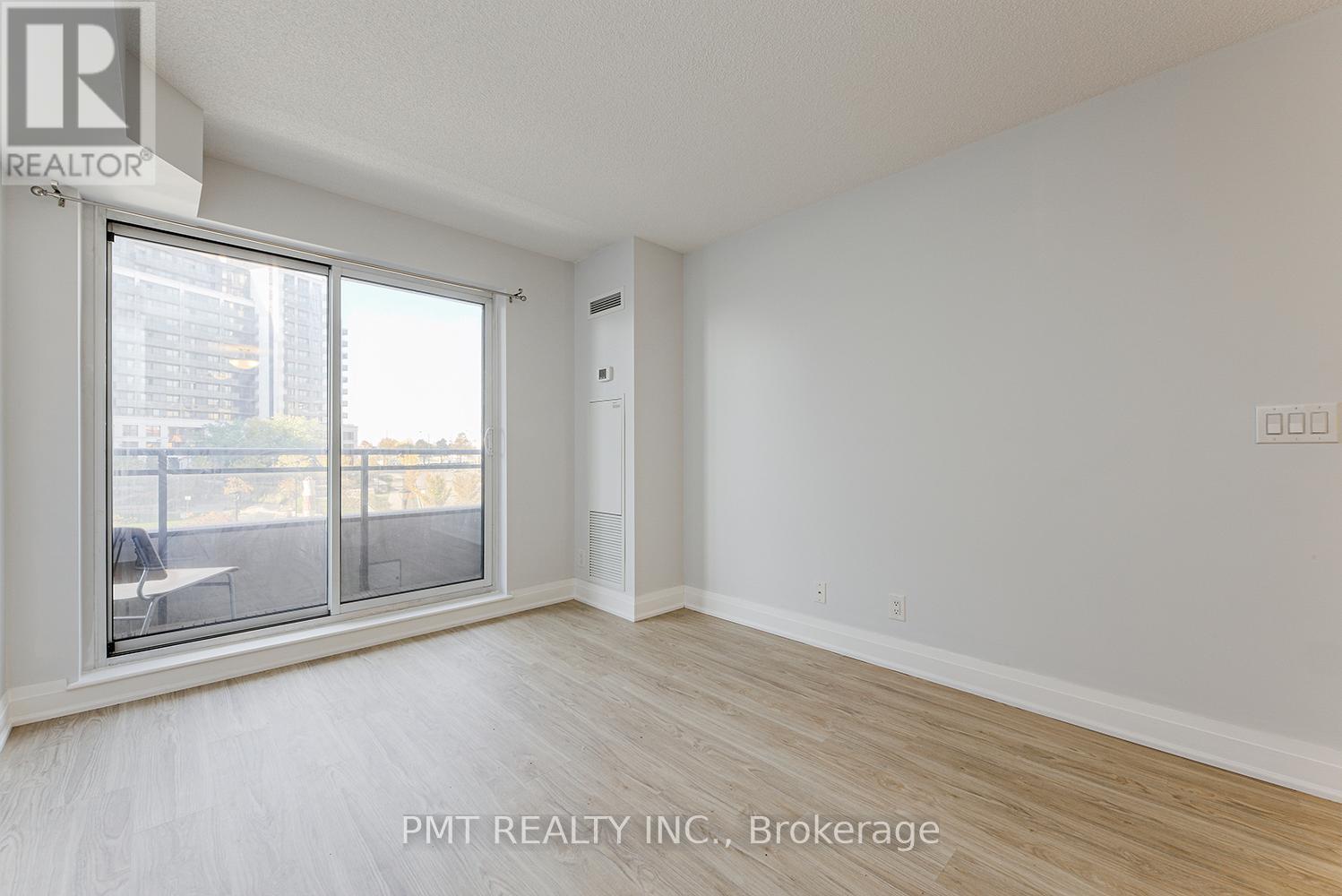 319 - 1 De Boers Drive, Toronto, ON - Indoor Photo Showing Other Room