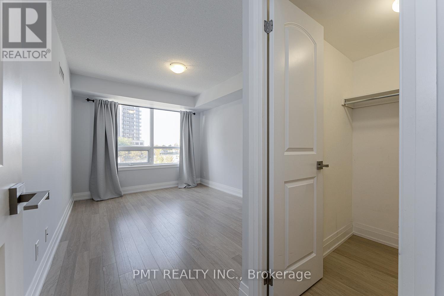 319 - 1 De Boers Drive, Toronto, ON - Indoor Photo Showing Other Room