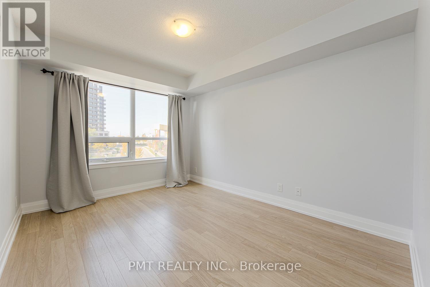 319 - 1 De Boers Drive, Toronto, ON - Indoor Photo Showing Other Room