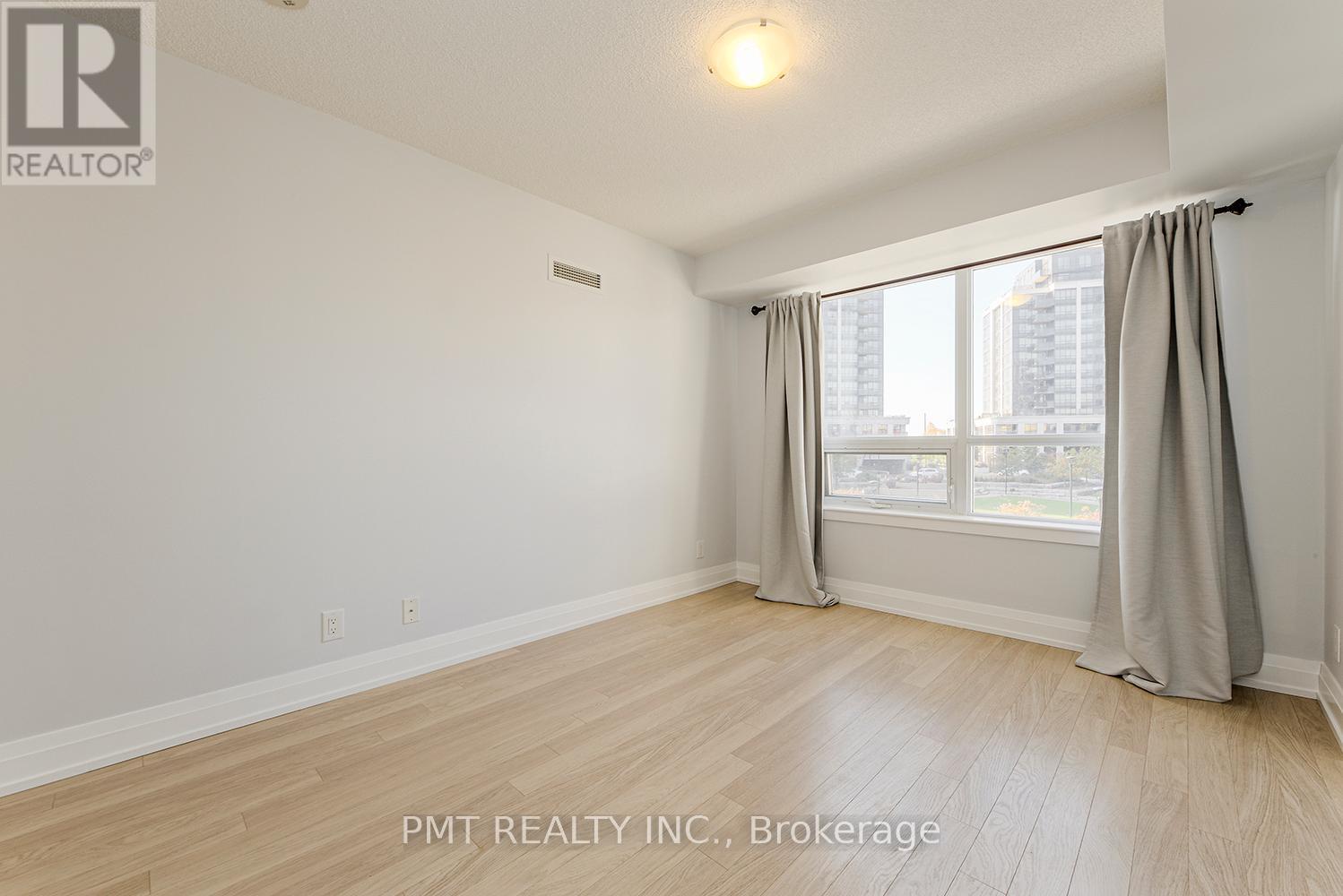 319 - 1 De Boers Drive, Toronto, ON - Indoor Photo Showing Other Room