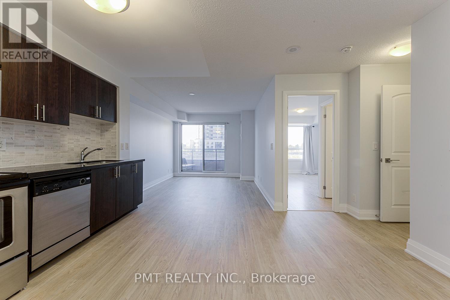 319 - 1 De Boers Drive, Toronto, ON - Indoor Photo Showing Kitchen