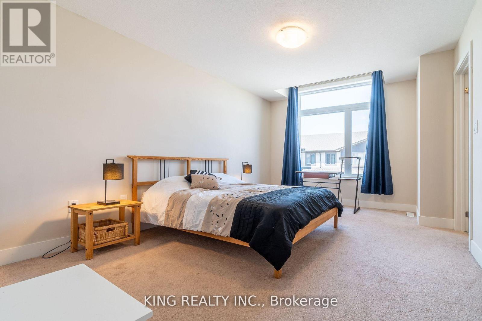135 - 1960 Dalmagarry Road E, London North, ON - Indoor Photo Showing Bedroom