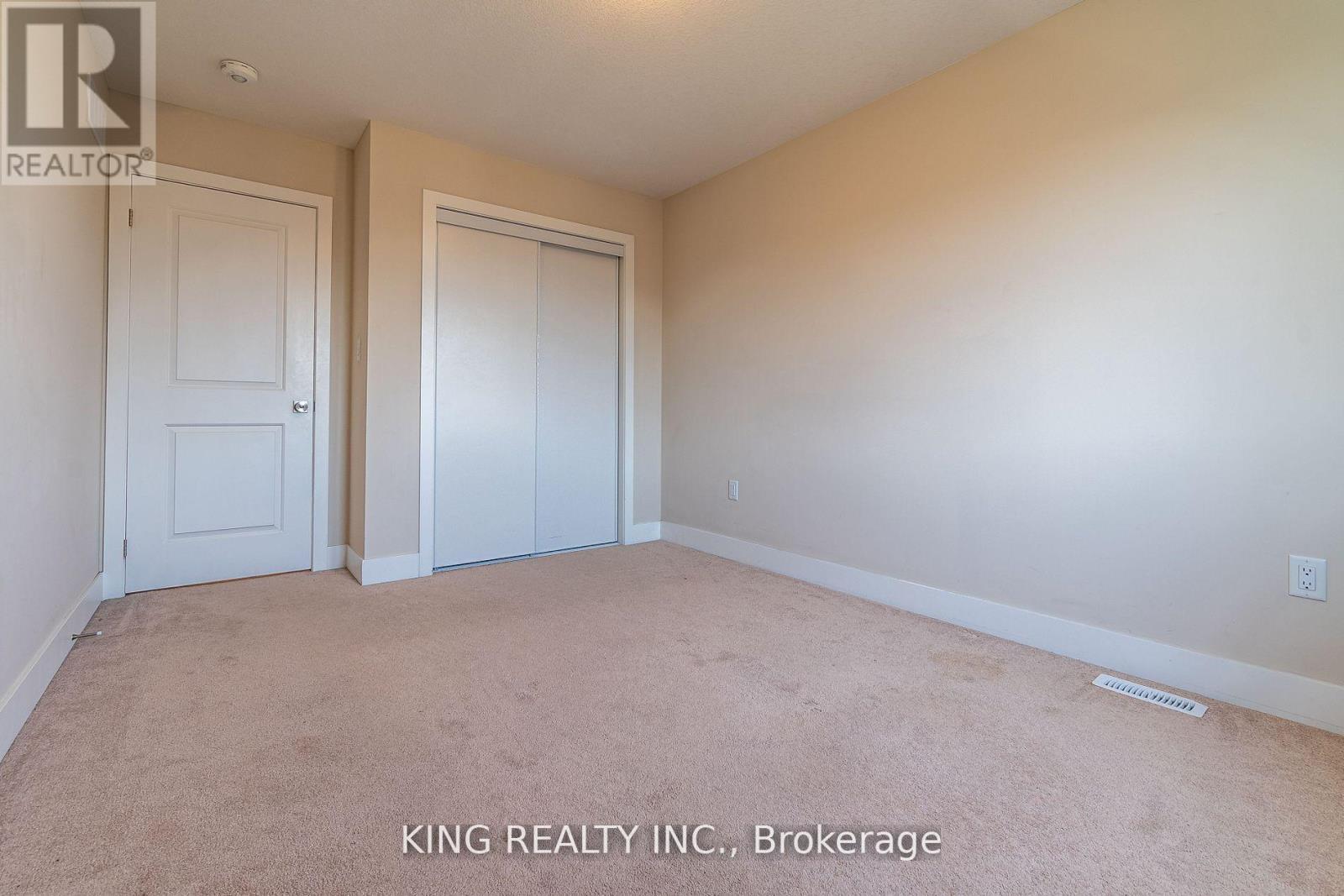 135 - 1960 Dalmagarry Road E, London North, ON - Indoor Photo Showing Other Room