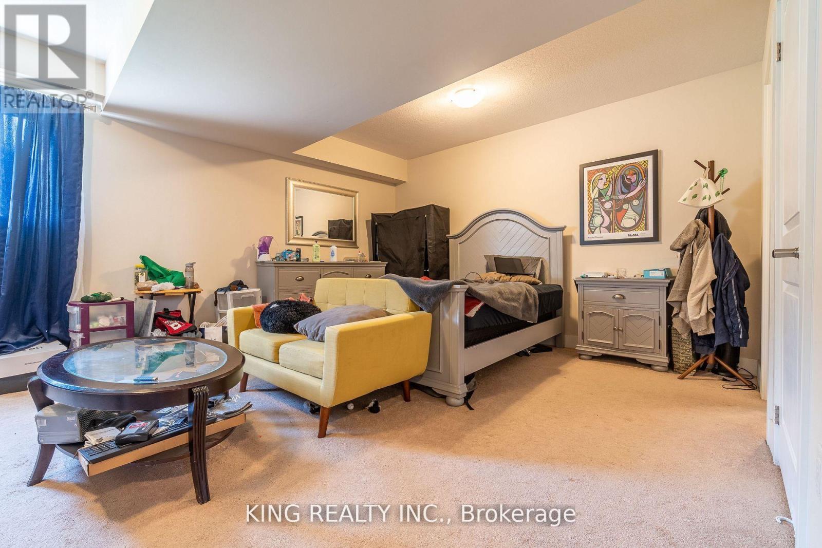 135 - 1960 Dalmagarry Road E, London North, ON - Indoor