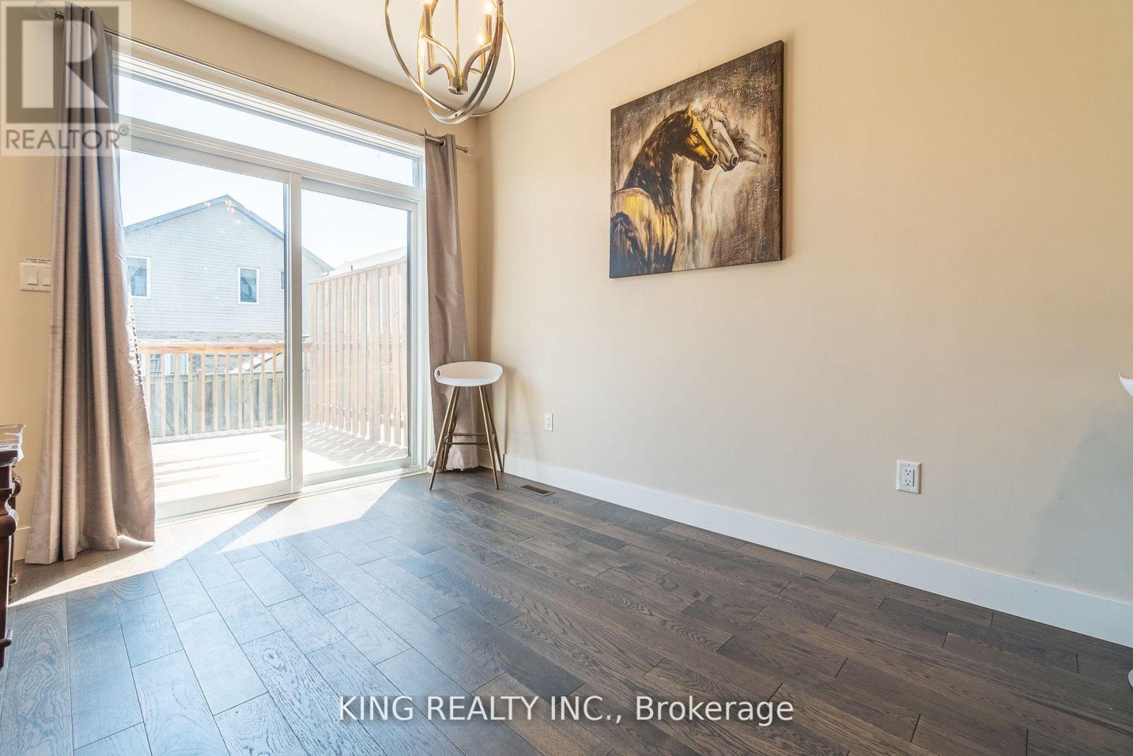 135 - 1960 Dalmagarry Road E, London North, ON - Indoor Photo Showing Other Room