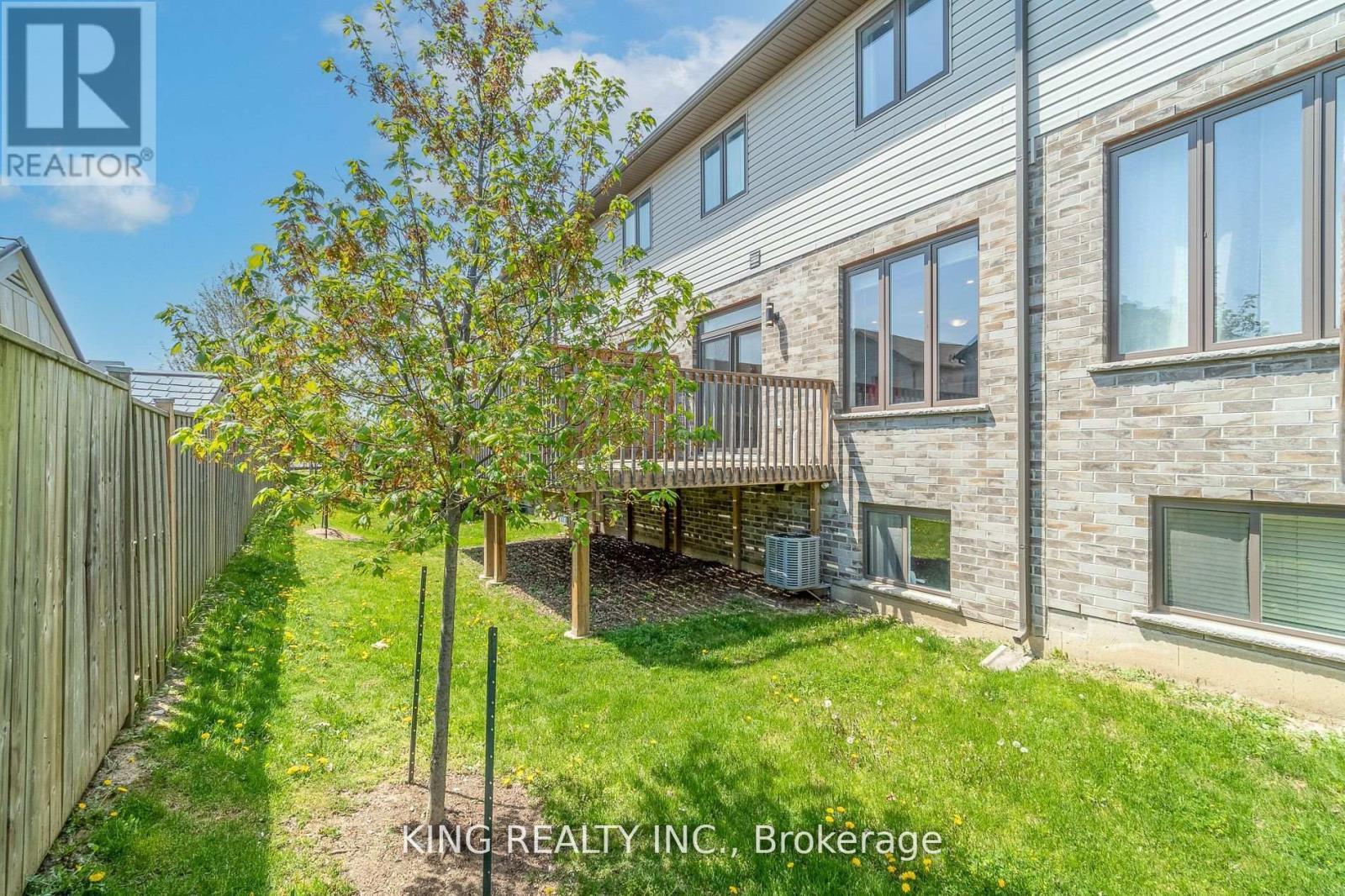 135 - 1960 Dalmagarry Road E, London North, ON - Outdoor With Deck Patio Veranda