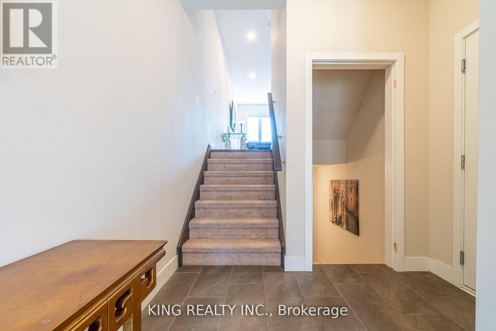 135 - 1960 Dalmagarry Road E, London North, ON - Indoor Photo Showing Other Room