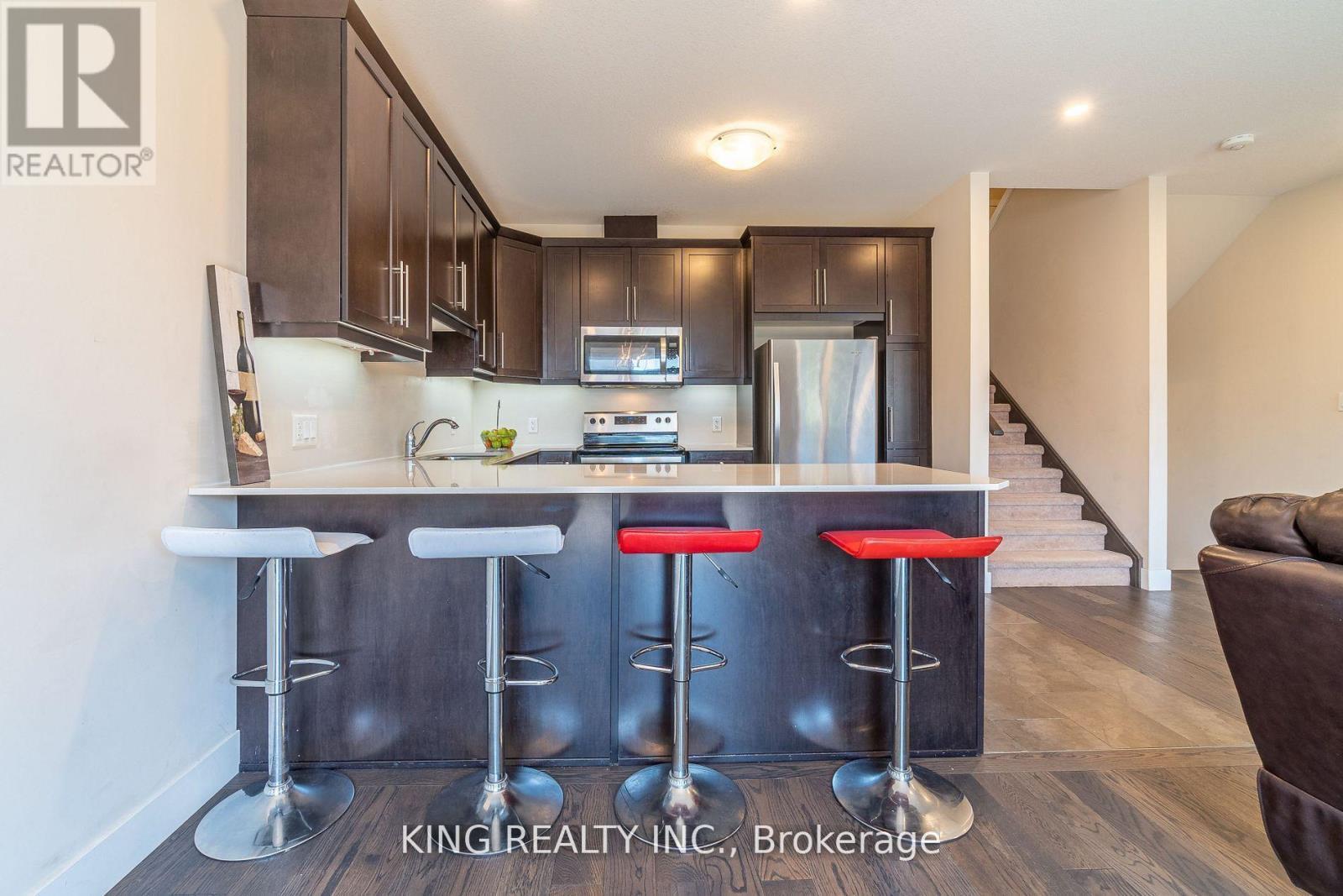 135 - 1960 Dalmagarry Road E, London North, ON - Indoor Photo Showing Kitchen With Upgraded Kitchen