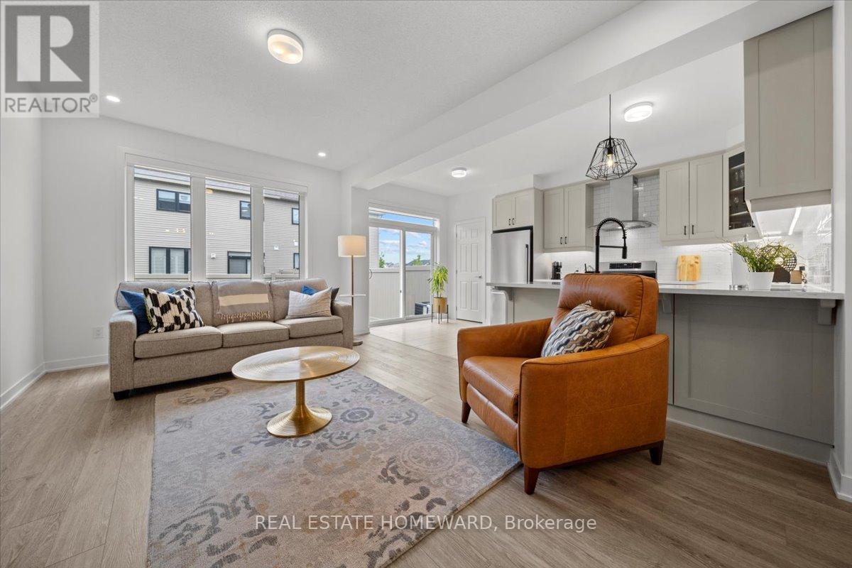 52 Kindred Row, Ottawa, ON - Indoor Photo Showing Living Room