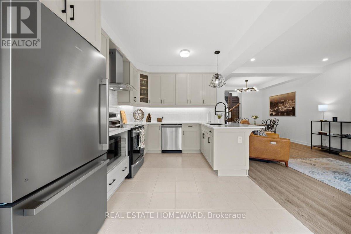 52 Kindred Row, Ottawa, ON - Indoor Photo Showing Kitchen