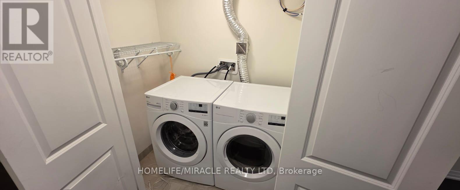 914 - 585 Colborne Street, Brantford, ON - Indoor Photo Showing Laundry Room
