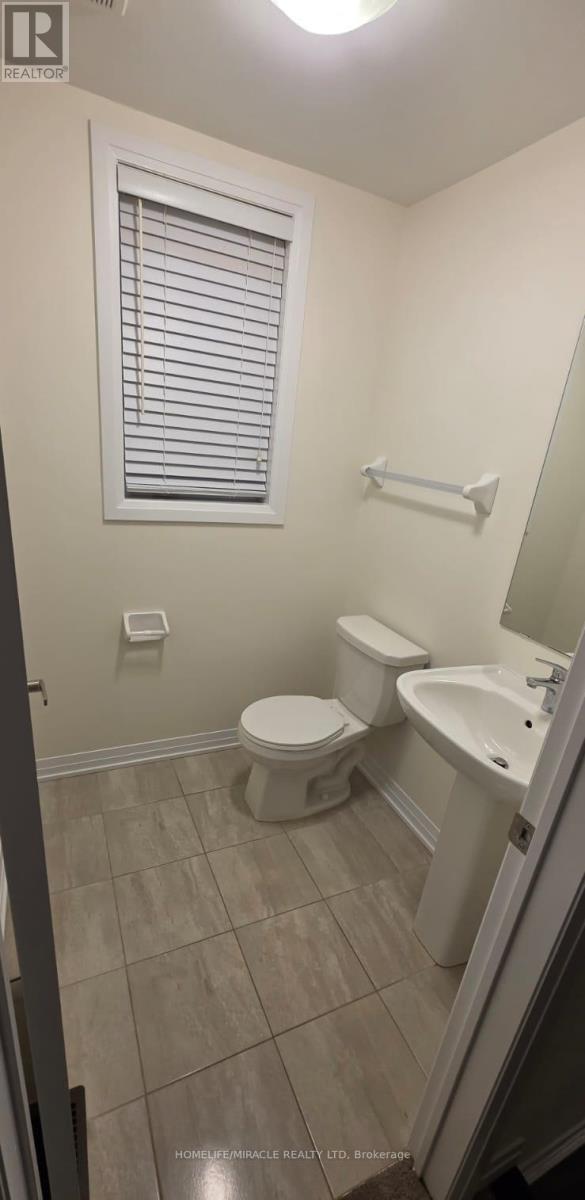 914 - 585 Colborne Street, Brantford, ON - Indoor Photo Showing Bathroom
