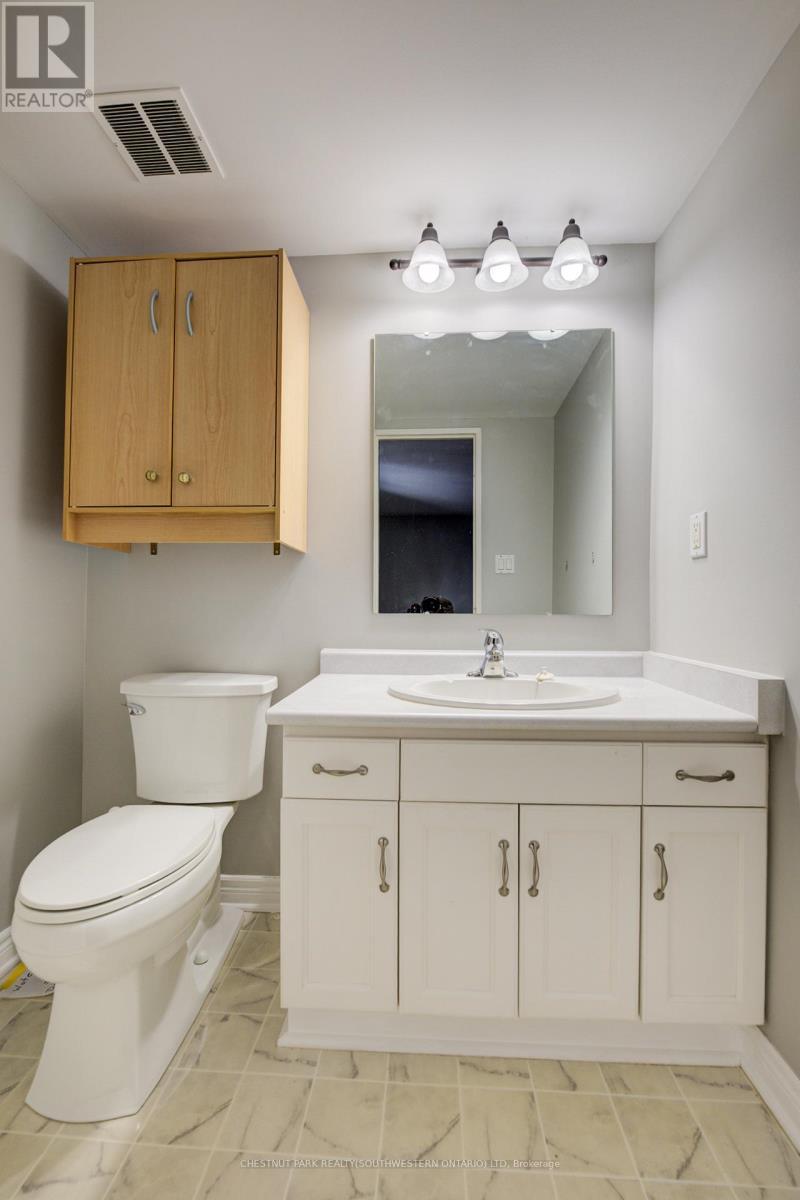 507 - 260 Sheldon Avenue N, Kitchener, ON - Indoor Photo Showing Bathroom