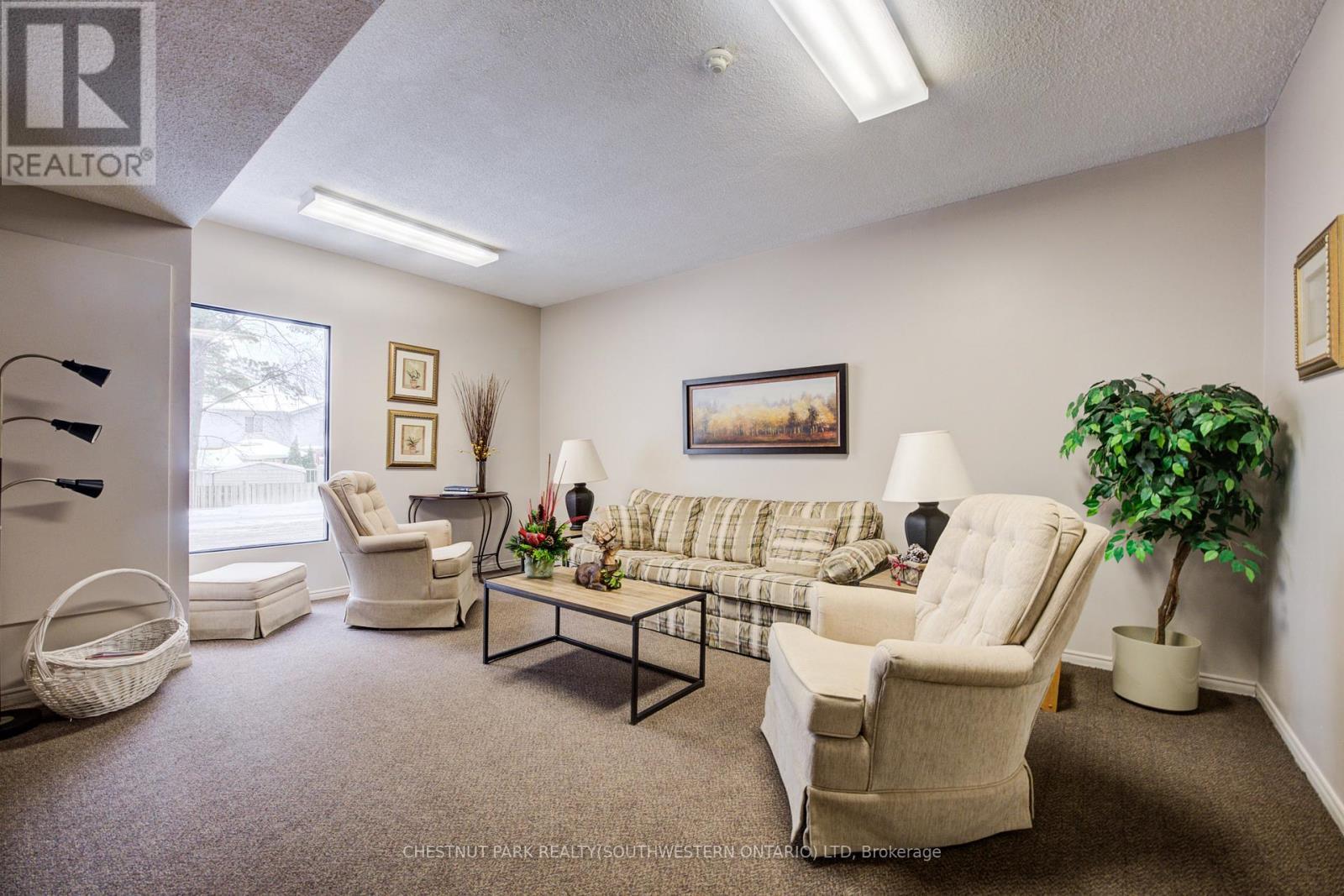 507 - 260 Sheldon Avenue N, Kitchener, ON - Indoor Photo Showing Living Room