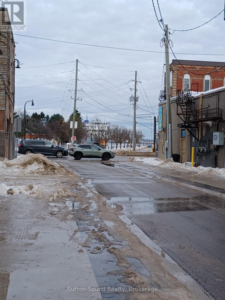 View to north on 1st ave east - X 1St Avenue E, Owen Sound, ON