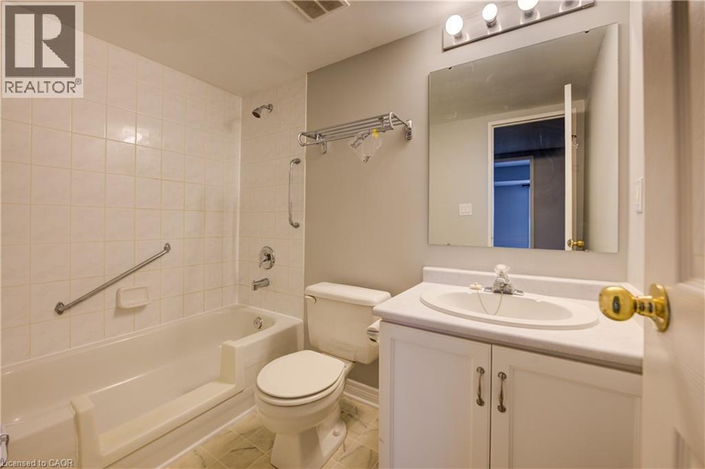 260 Sheldon Avenue N Unit# 507, Kitchener, ON - Indoor Photo Showing Bathroom