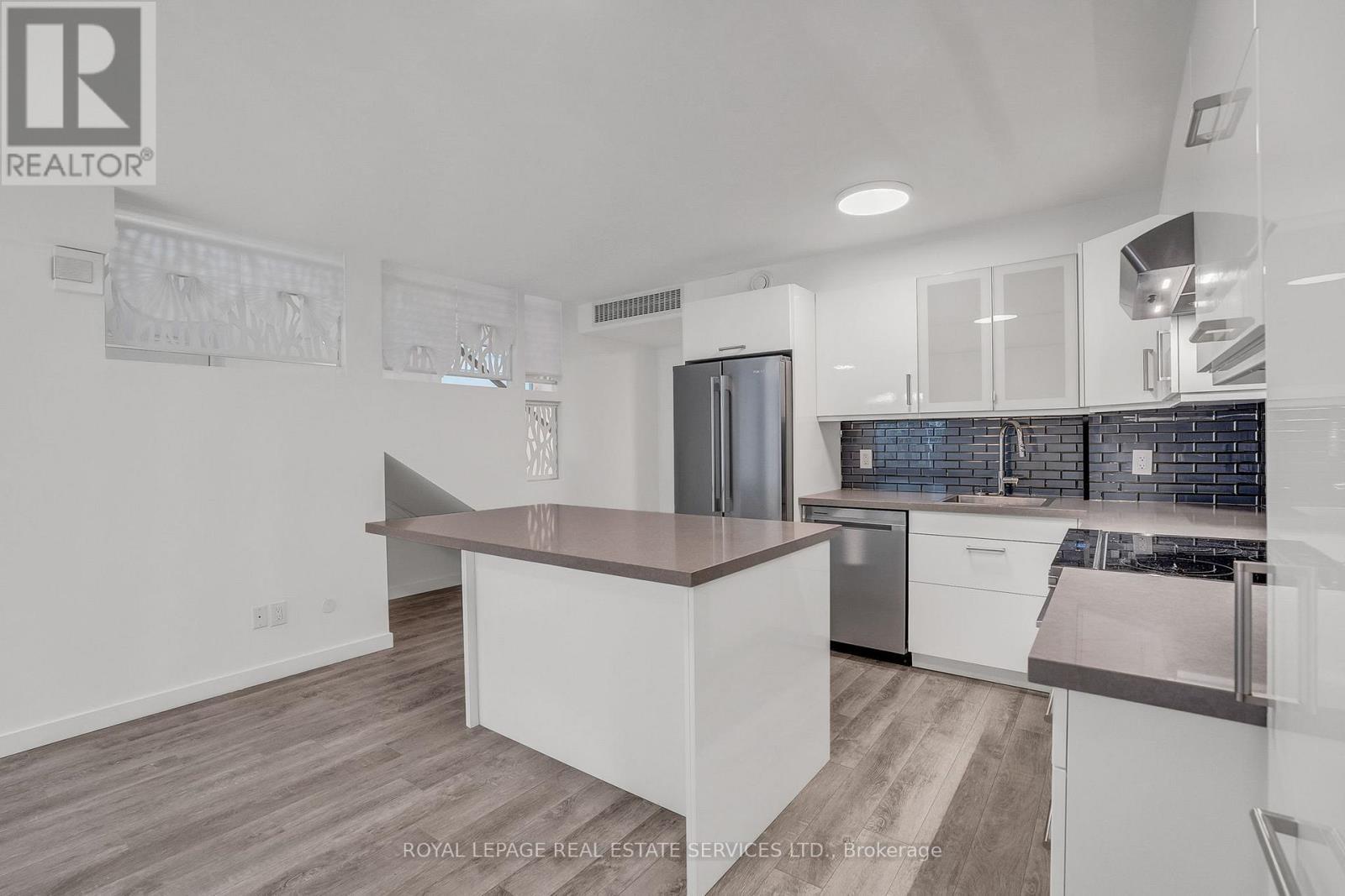 A - 439 Winona Drive, Toronto, ON - Indoor Photo Showing Kitchen