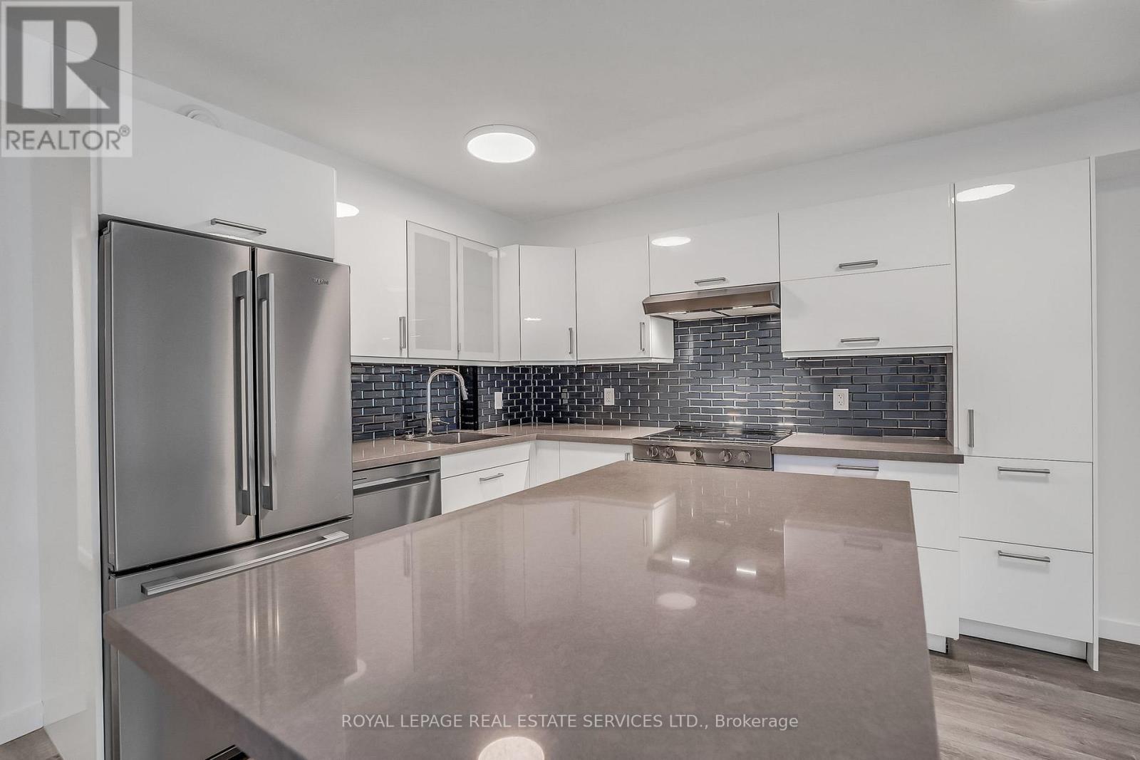 A - 439 Winona Drive, Toronto, ON - Indoor Photo Showing Kitchen With Upgraded Kitchen