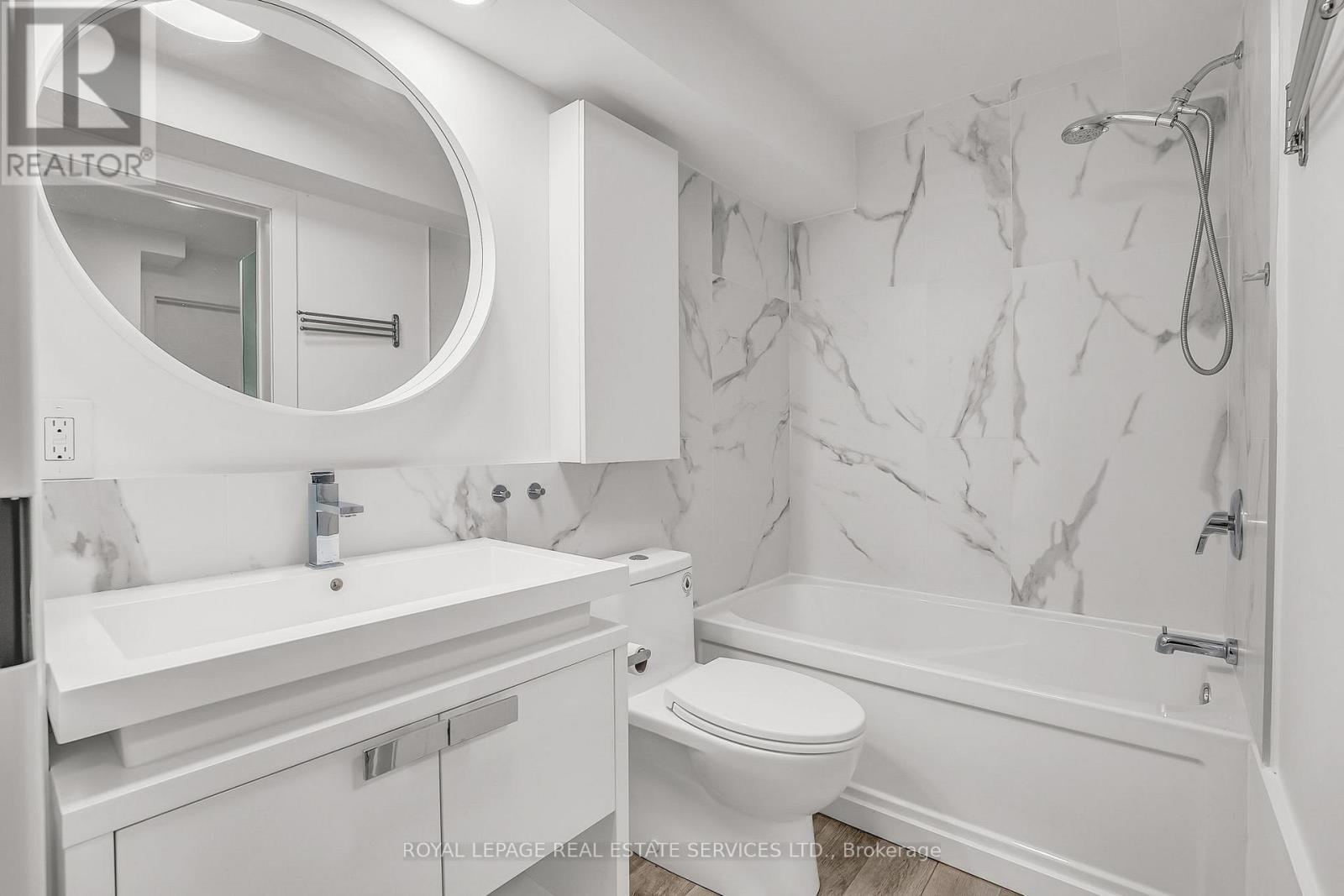 A - 439 Winona Drive, Toronto, ON - Indoor Photo Showing Bathroom