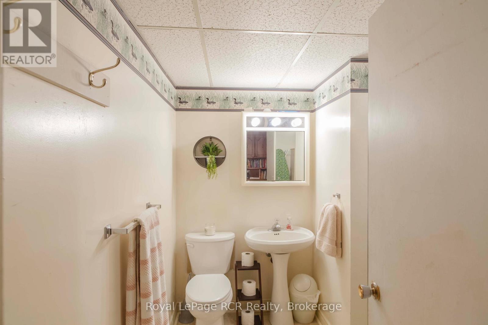 202122 21 Highway, Georgian Bluffs, ON