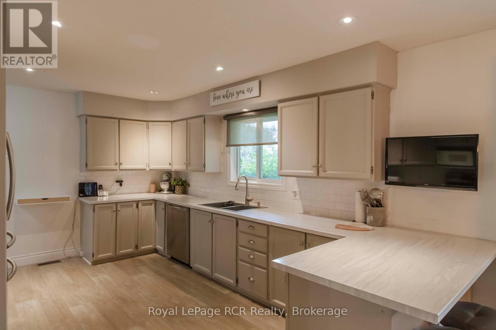 202122 21 Highway, Georgian Bluffs, ON